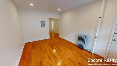 117 Sutherland Rd, Unit 3 in Boston, MA - Foto de edificio - Building Photo