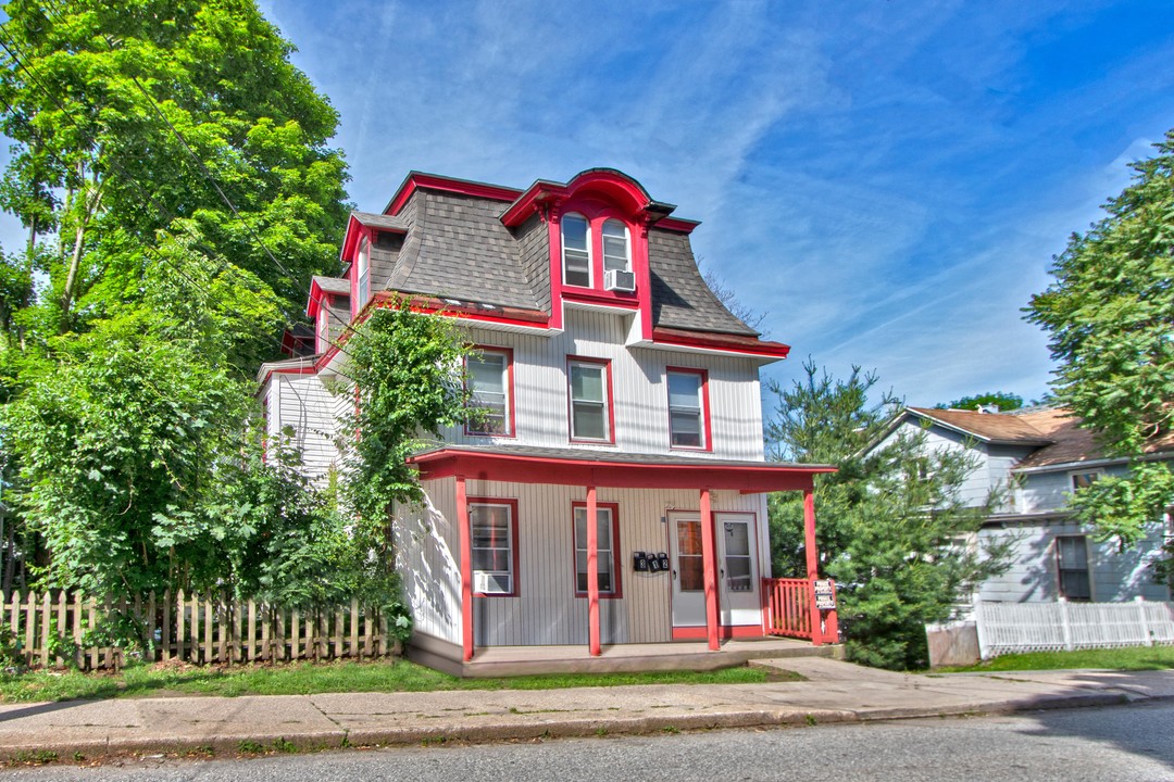 187 Broad St in Norwich, CT - Building Photo