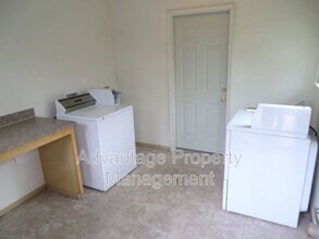 739 Jackson St W in Monmouth, OR - Building Photo - Building Photo