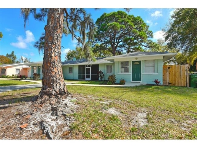 3904 Sarasota Ave in Sarasota, FL - Building Photo - Building Photo