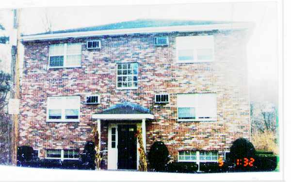 304 College Farm Rd in Waltham, MA - Foto de edificio