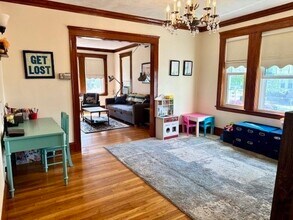 27 Parker St in Arlington, MA - Building Photo - Building Photo