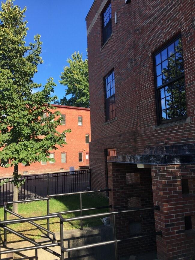 181 Elm St, Unit 102