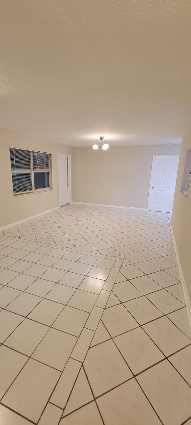 102 Alabama Rd S in Lehigh Acres, FL - Building Photo - Building Photo