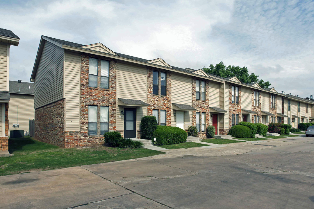 Atkinson Village in Norman, OK - Building Photo