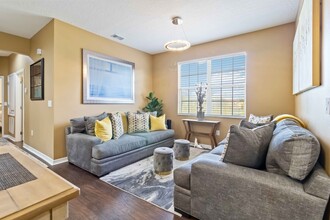 8086 Moonstone Dr in Sarasota, FL - Building Photo - Building Photo