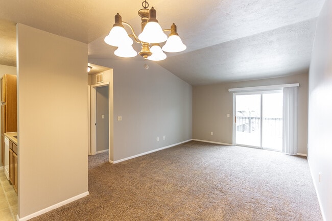 Washington Heights Apartments in Sioux Falls, SD - Foto de edificio - Building Photo