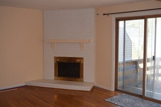 11 Hilltop Ln in Easton, MA - Building Photo - Building Photo