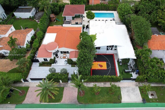 property at 3758 Prairie Ave