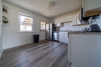 3902 Drakes Branch Rd in Nashville, TN - Building Photo - Building Photo