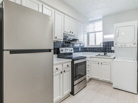 Stone Lodge in Columbus, OH - Building Photo