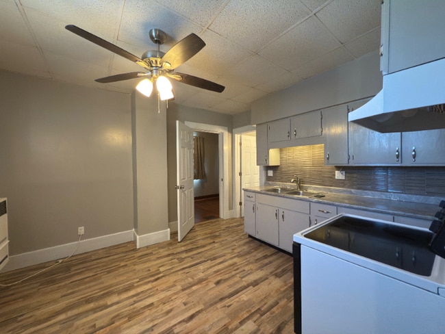 339 W North St in Fostoria, OH - Building Photo - Building Photo