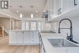 86 Wellington St S in Hamilton, ON - Building Photo - Building Photo