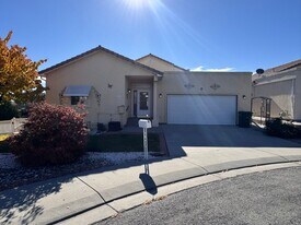 585 Grand Cascade Way in Grand Junction, CO - Building Photo