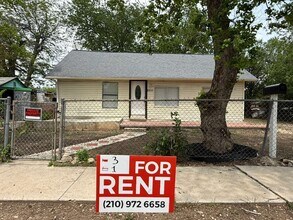 2311 Potosi St in San Antonio, TX - Building Photo - Building Photo