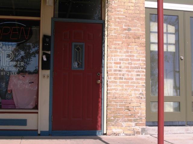 104 Depot St-Unit -A in Elgin, TX - Foto de edificio