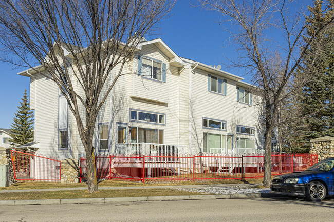 216 Rocky Ridge Crt NW in Calgary, AB - Building Photo - Building Photo