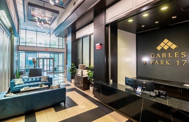 1700 Cedar Springs Rd in Dallas, TX - Building Photo - Building Photo