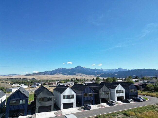 property at 901 Scenic Trl