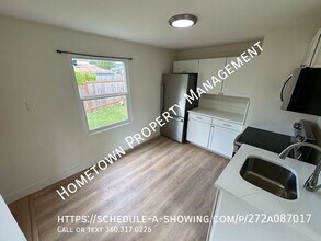 521 H St SW in Tumwater, WA - Building Photo - Building Photo