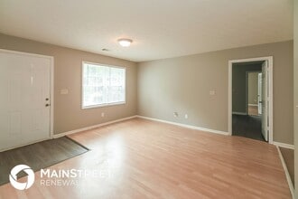 693 Oak Dr in Riverdale, GA - Foto de edificio - Building Photo