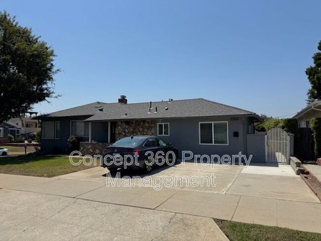 property at 5300 Glasgow Ct