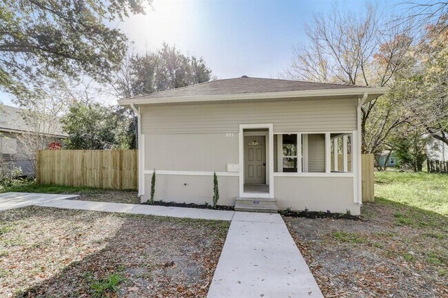 311 7th St N in Texas City, TX - Building Photo - Building Photo
