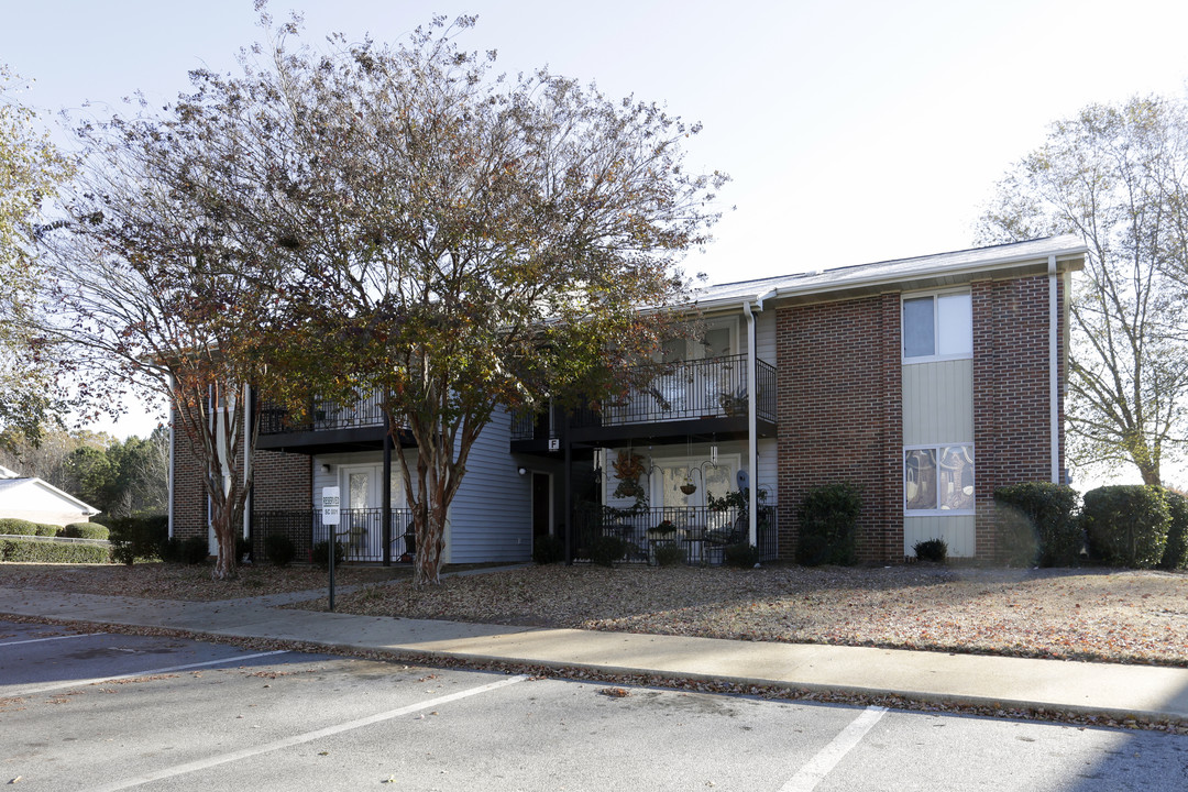 Summercrest Apartments in Laurens, SC - Building Photo