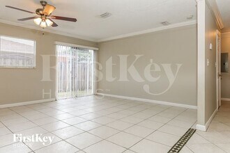 8170 SW 6th Ct in North Lauderdale, FL - Building Photo - Building Photo