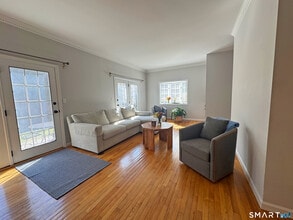 28 Home Pl in Greenwich, CT - Building Photo - Building Photo