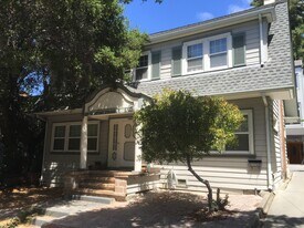 2481 Hilgard Avenue, Unit Unit A in Berkeley, CA - Building Photo