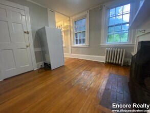 3 Champney Pl, Unit 2 in Boston, MA - Building Photo - Building Photo