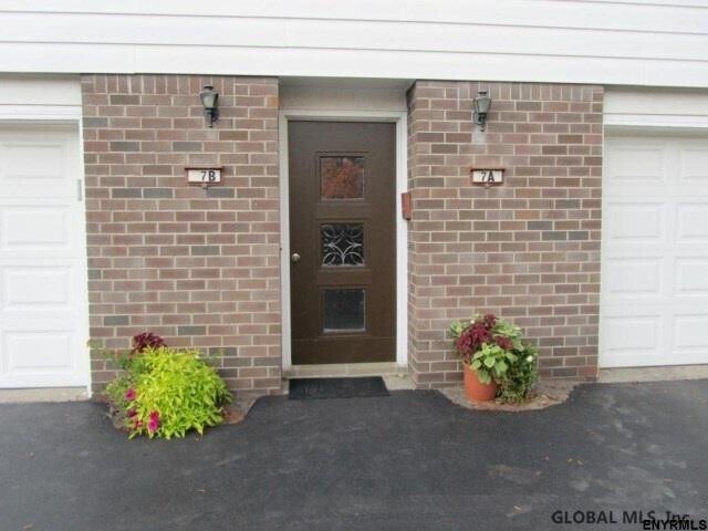 7 Elgin St in Albany, NY - Building Photo