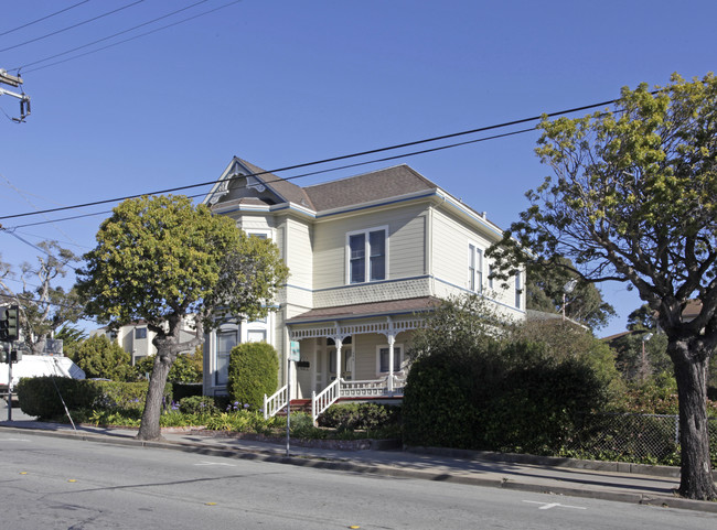 498 W Franklin St in Monterey, CA - Building Photo - Building Photo