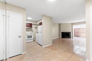 9350 Country Creek St in Houston, TX - Building Photo