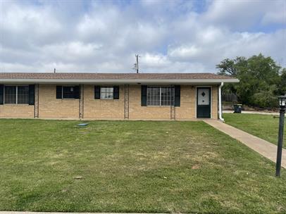 167 Northwest Dr in Fredericksburg, TX - Building Photo