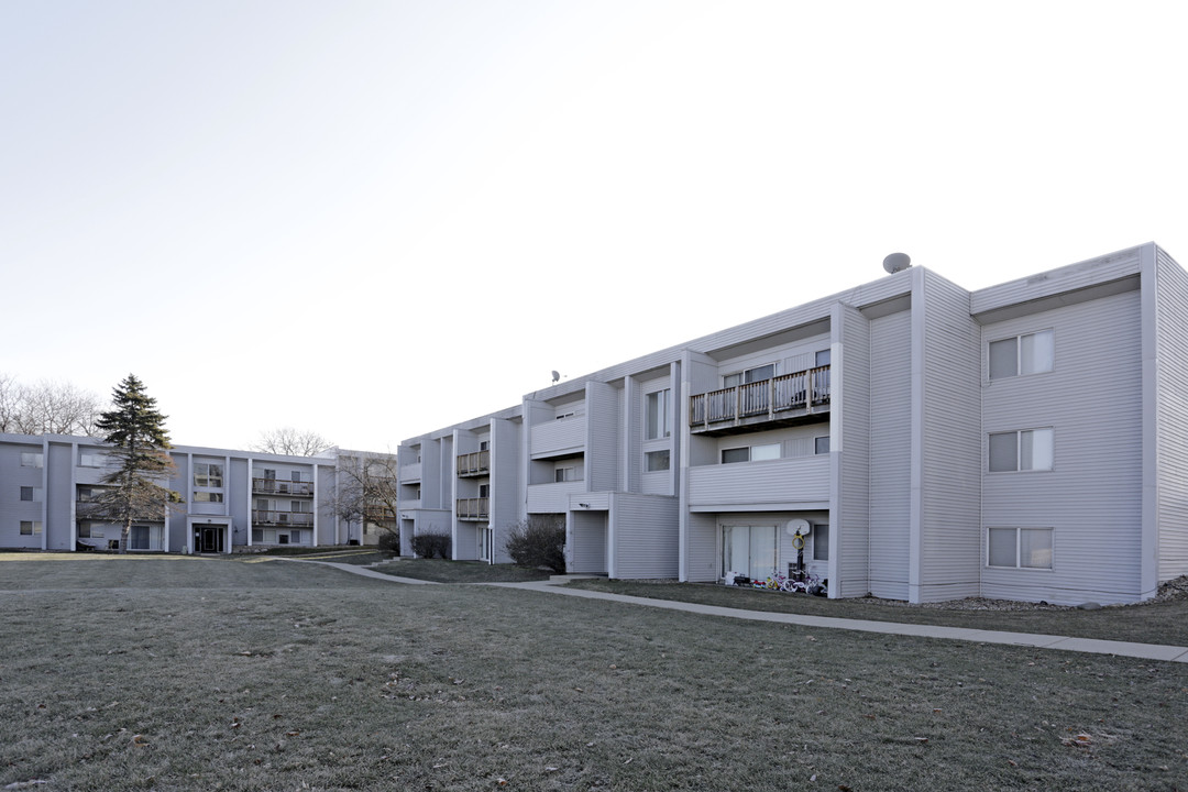 International Place in Peoria, IL - Foto de edificio