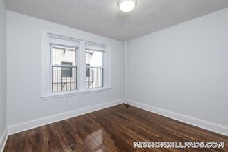 49 Worthington St, Unit 12 in Boston, MA - Foto de edificio - Building Photo