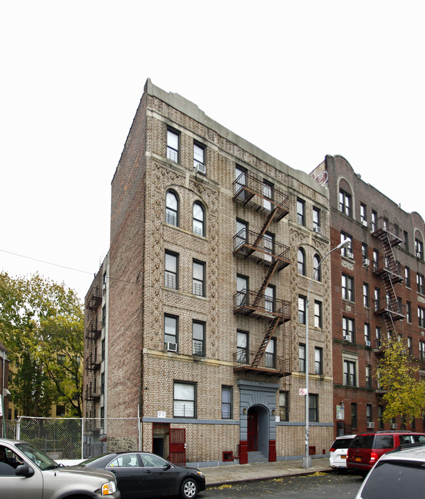 1926 Walton Ave in Bronx, NY - Building Photo