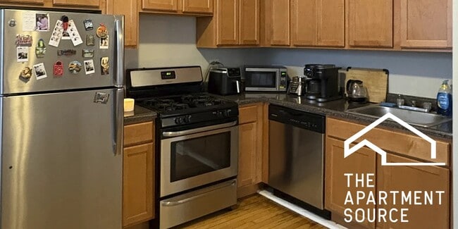 property at 917 W Waveland Ave