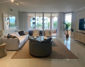 733 Crandon Blvd in Key Biscayne, FL - Building Photo - Building Photo