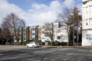 2133 Dundas St in Vancouver, BC - Building Photo