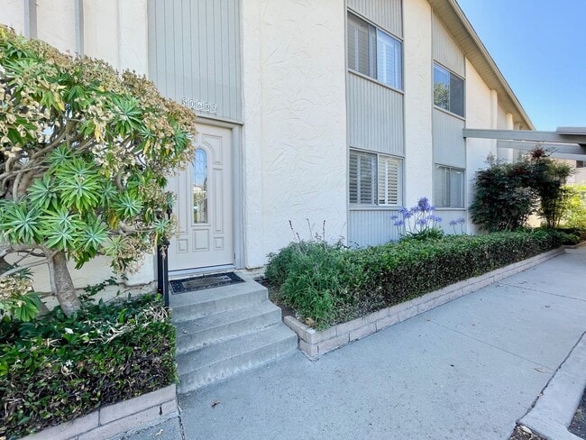 property at 5068 Calle Real