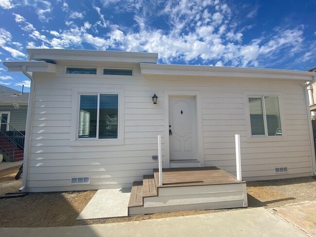 property at 182 S Palm St