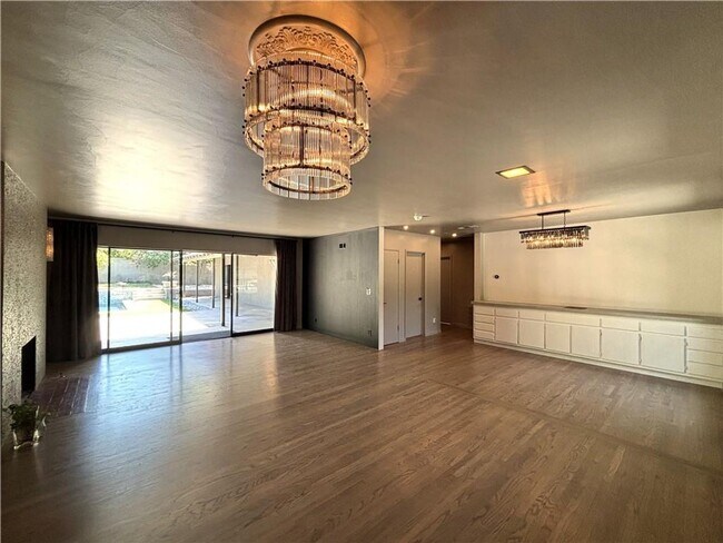 614 N Glendora Ave in Glendora, CA - Building Photo - Building Photo