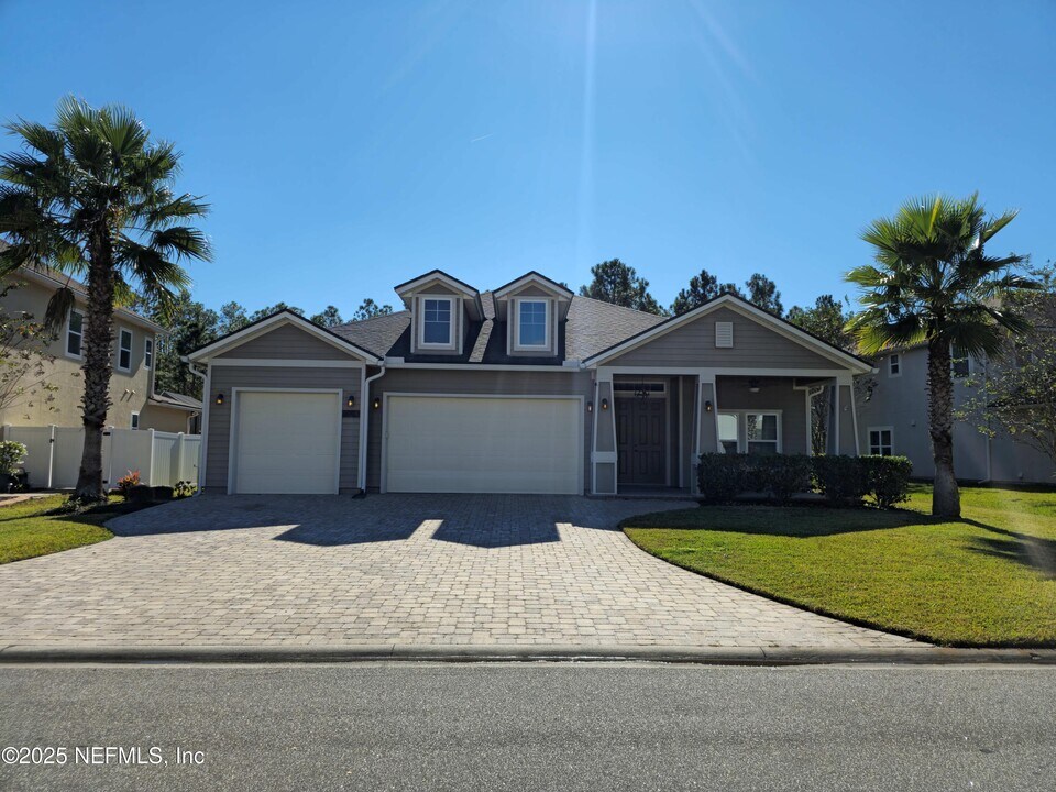 204 Balvenie Dr in Fruit Cove, FL - Building Photo