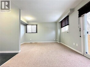 11 Norman Ln in Cambridge, ON - Building Photo - Building Photo