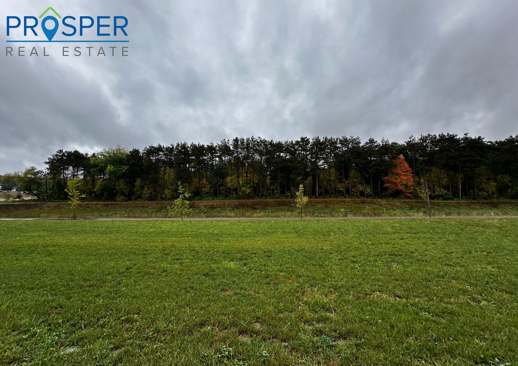 1652 Hong St-Unit -HO1652 in Altoona, WI - Building Photo