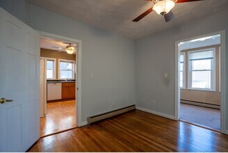 77 Heath St in Somerville, MA - Building Photo - Building Photo