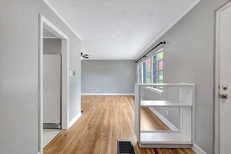 305 Hessel Blvd in Champaign, IL - Foto de edificio - Building Photo